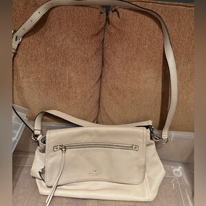 Crossbody genuine leather bag with lots of compartments